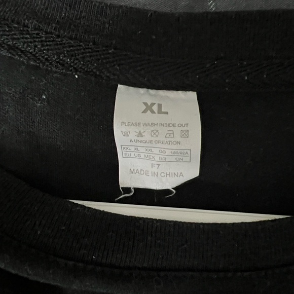 Twice Logo Black T-Shirt - Picture 3 of 4